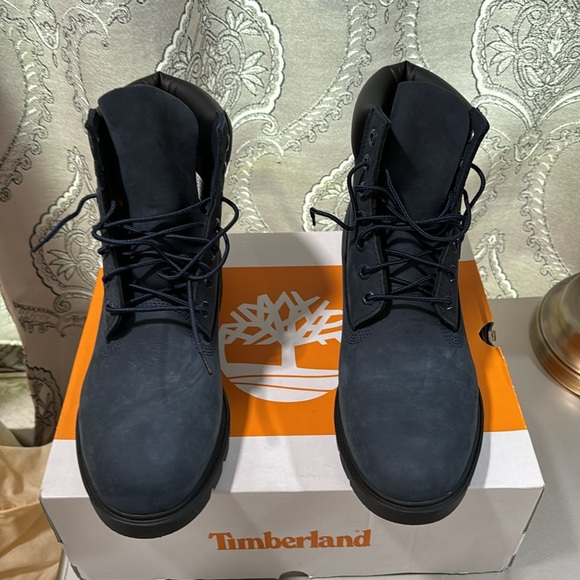 Timberland Classic Boot - Men's Size 9.5 Color Dark Blue Nubuck - Picture 2 of 6